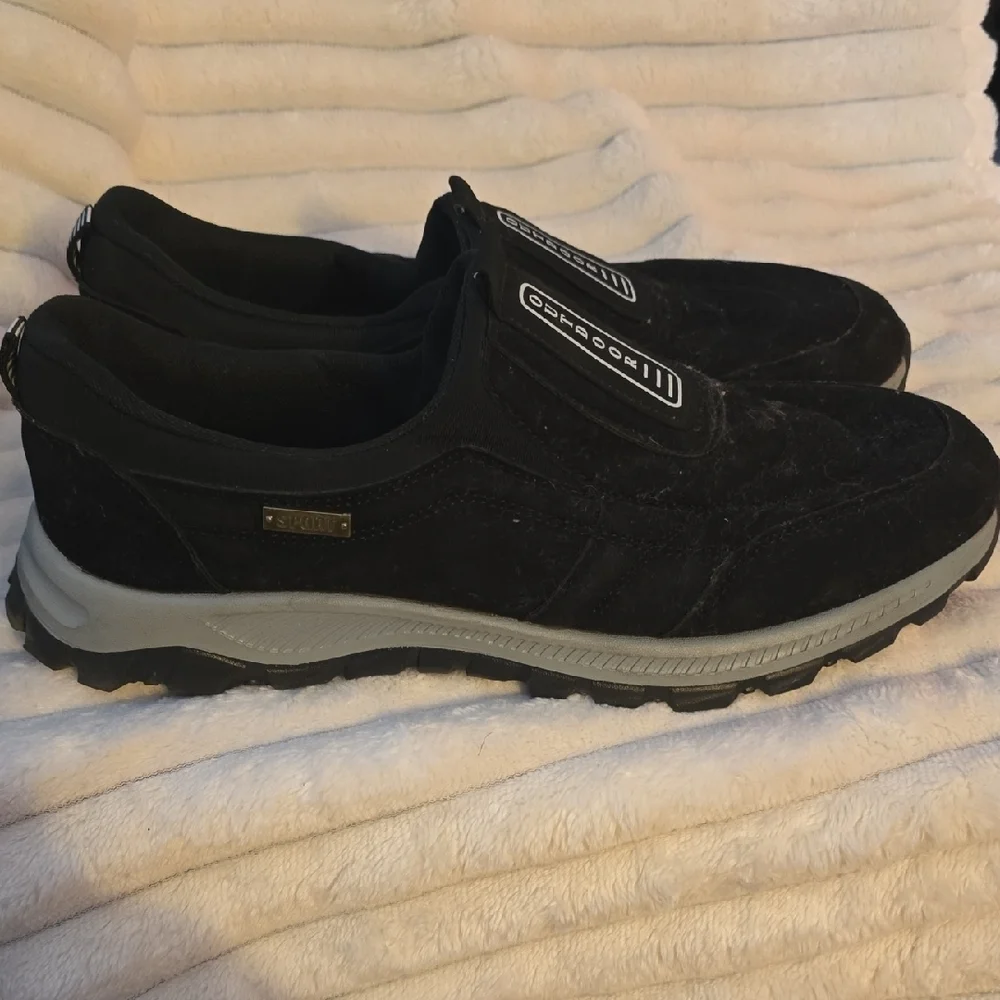 Outdoor Black and Gray Men's Slip-On Sneakers